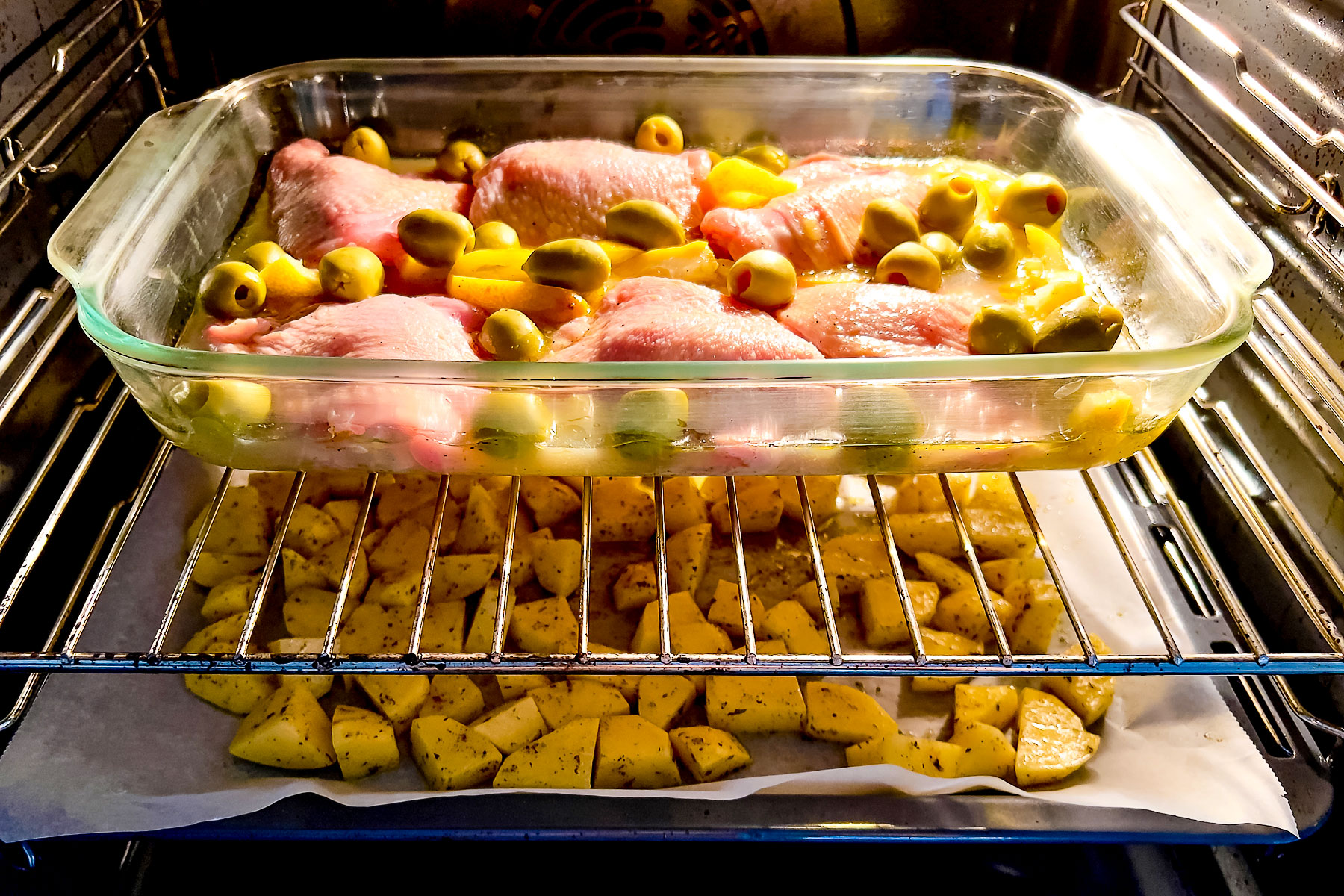Chicken with lemons and olives in the oven0