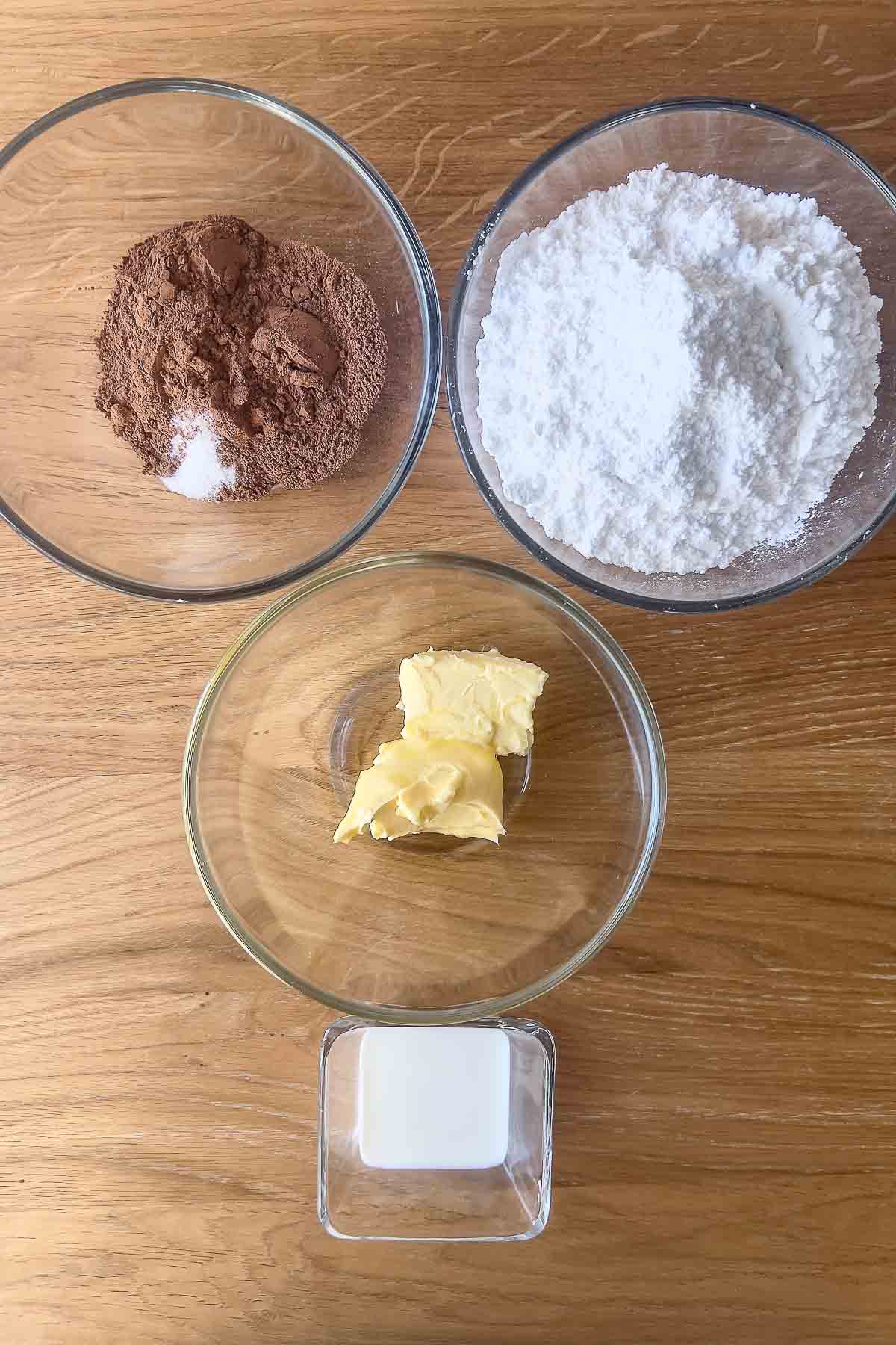 Ingredients for frosting the brownies